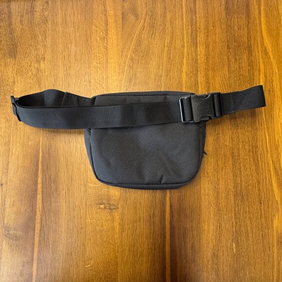 HERSCHEL SUPPLY CO. Settlement Hip Pack Black Waist Bag Adjustable Fanny Pack - Picture 2 of 12